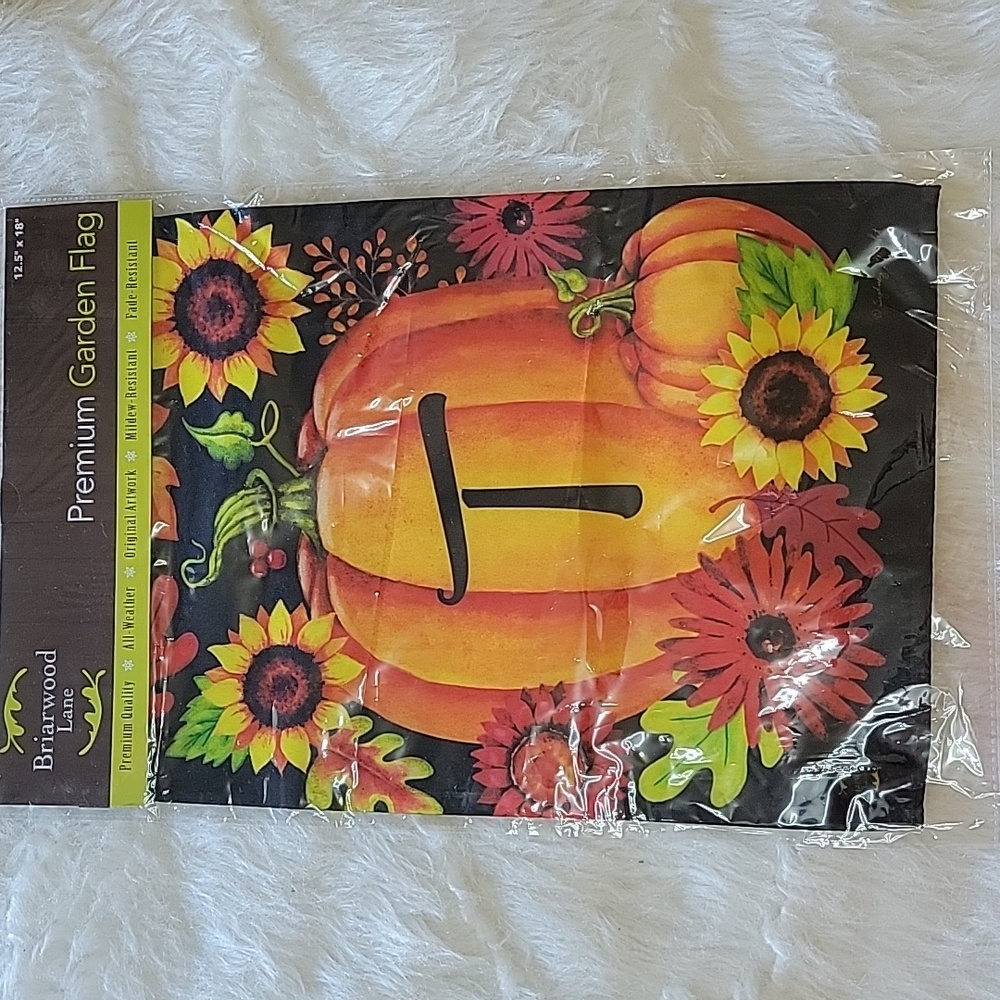 BRIARWOOD LANE NeW Monogram‎ "T" Pumpkin Sunflower Autumn Themed Garden Flag